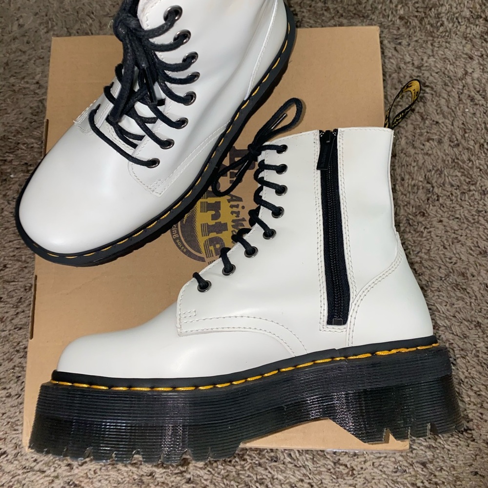 Dr. Martens Jadon Lace up boots WHITE